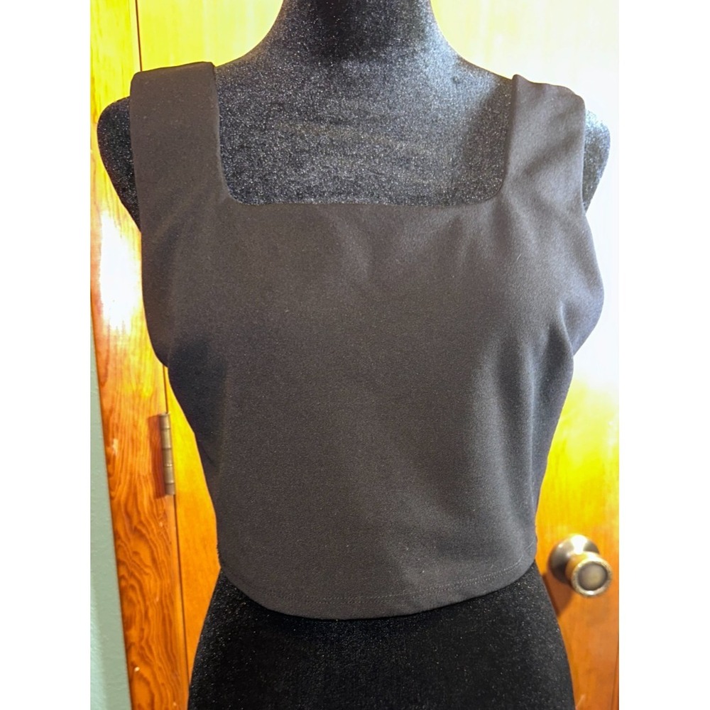 She Sky Black Square Neck Tank Crop Top‎ M
